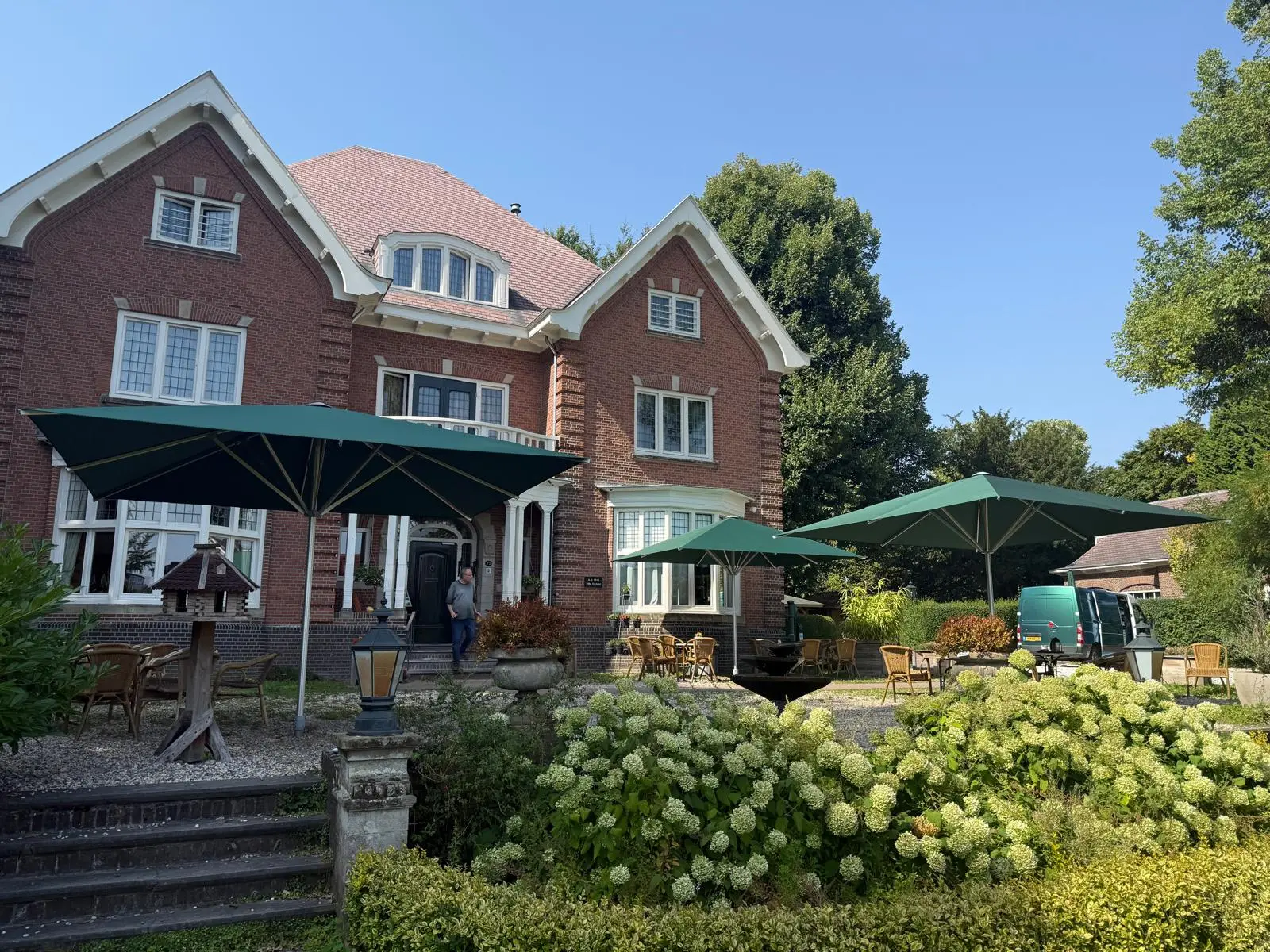 Horeca parasols voor Villa Eikhold