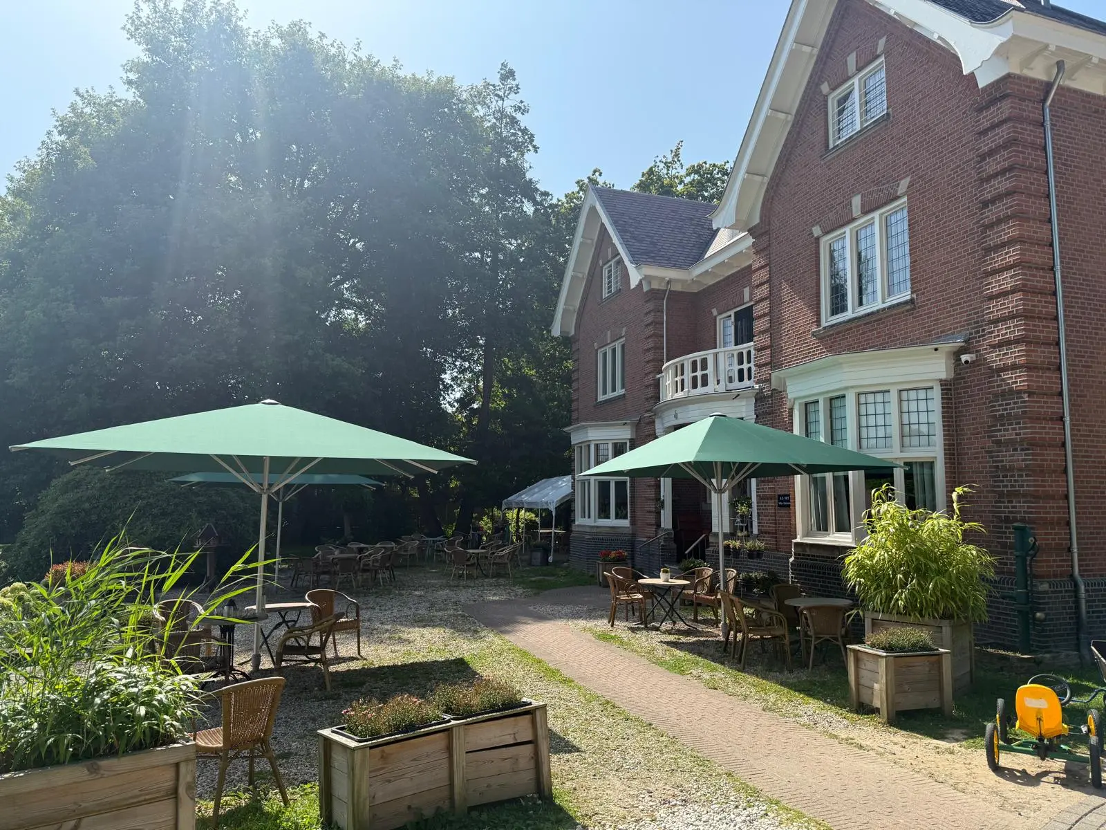 Horeca parasols voor Villa Eikhold